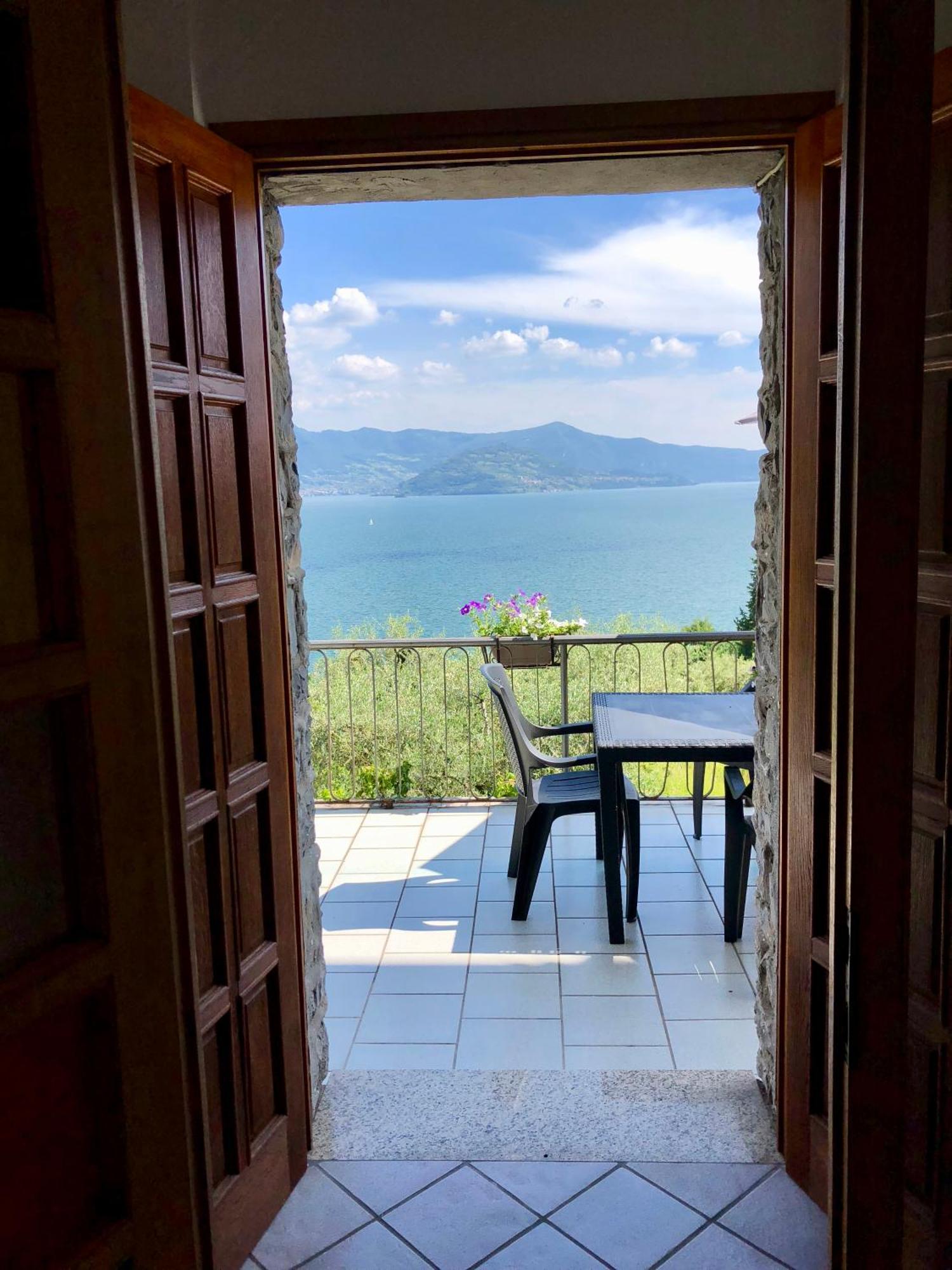 Casa Emilia Villa Riva di Solto Exterior foto